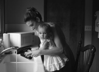 jak usunąć gumę z ubrania