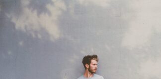 Jak sprawdzić luzy w układzie kierowniczym?