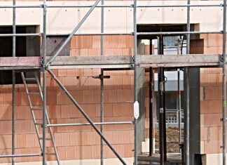 Jak ocieplić podłogę w przyczepie kempingowej?