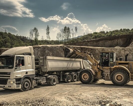 Czy do przyczepy kempingowej muszą być opony wzmacniane?