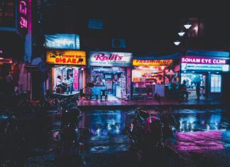 Co oznacza strzałka na pompie wody?