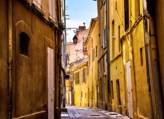 Jak Naostrzyć piłkę do drewna?