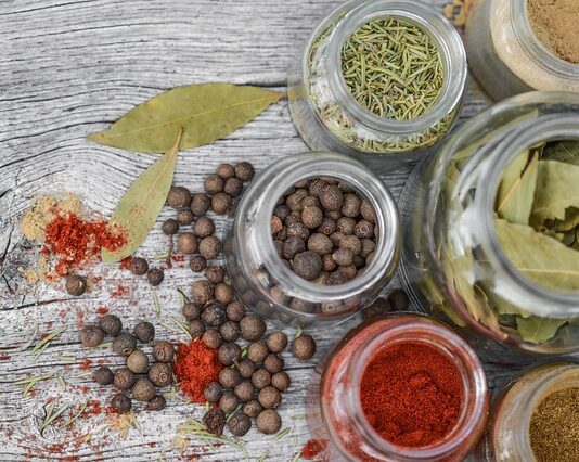 Jak prawidłowo ustawić rolki w traku taśmowym?