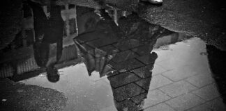 Jaki grunt pod płytki?