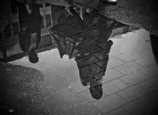 Jaki grunt pod płytki?