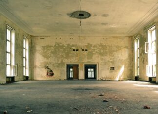 Z czego można zrobić sufit w garażu?